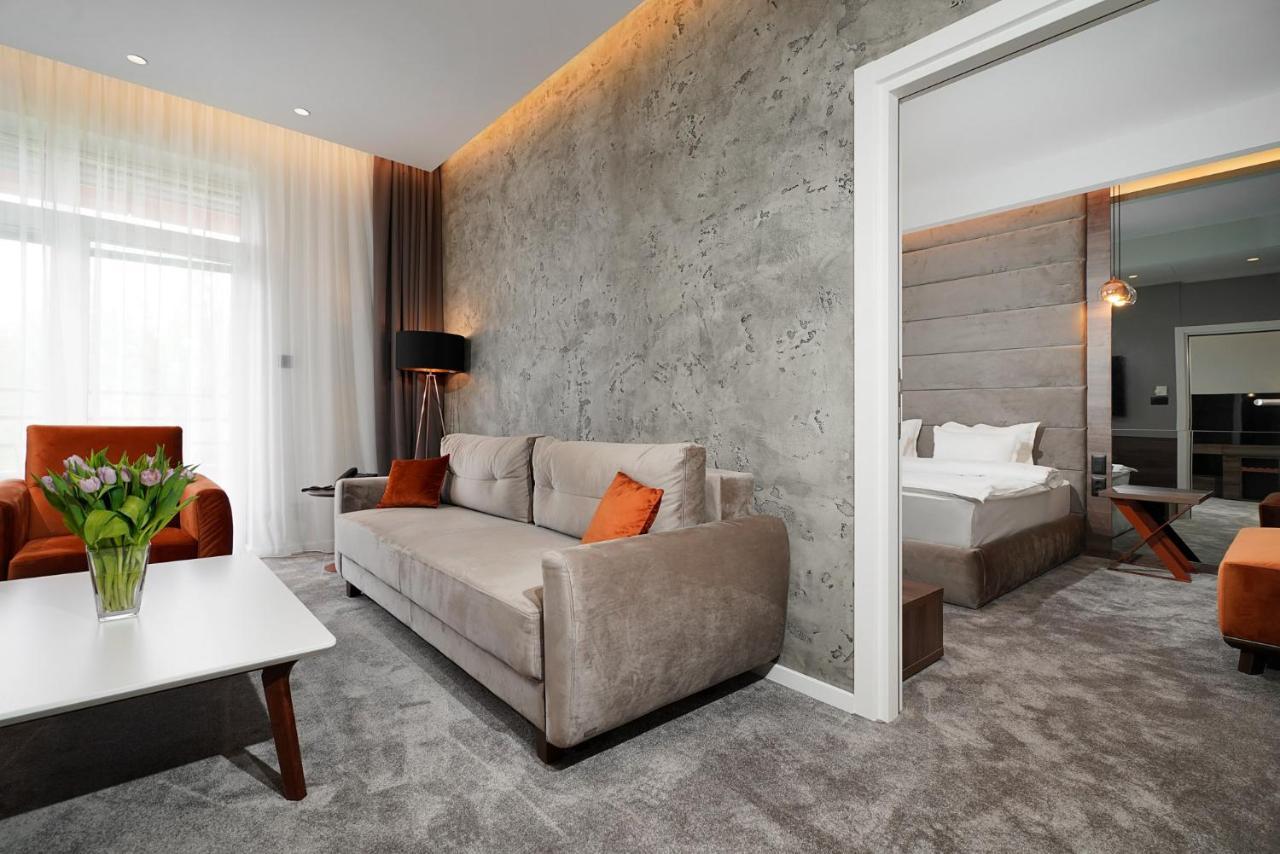 Hotel Srbija Lux Stara Pazova Extérieur photo