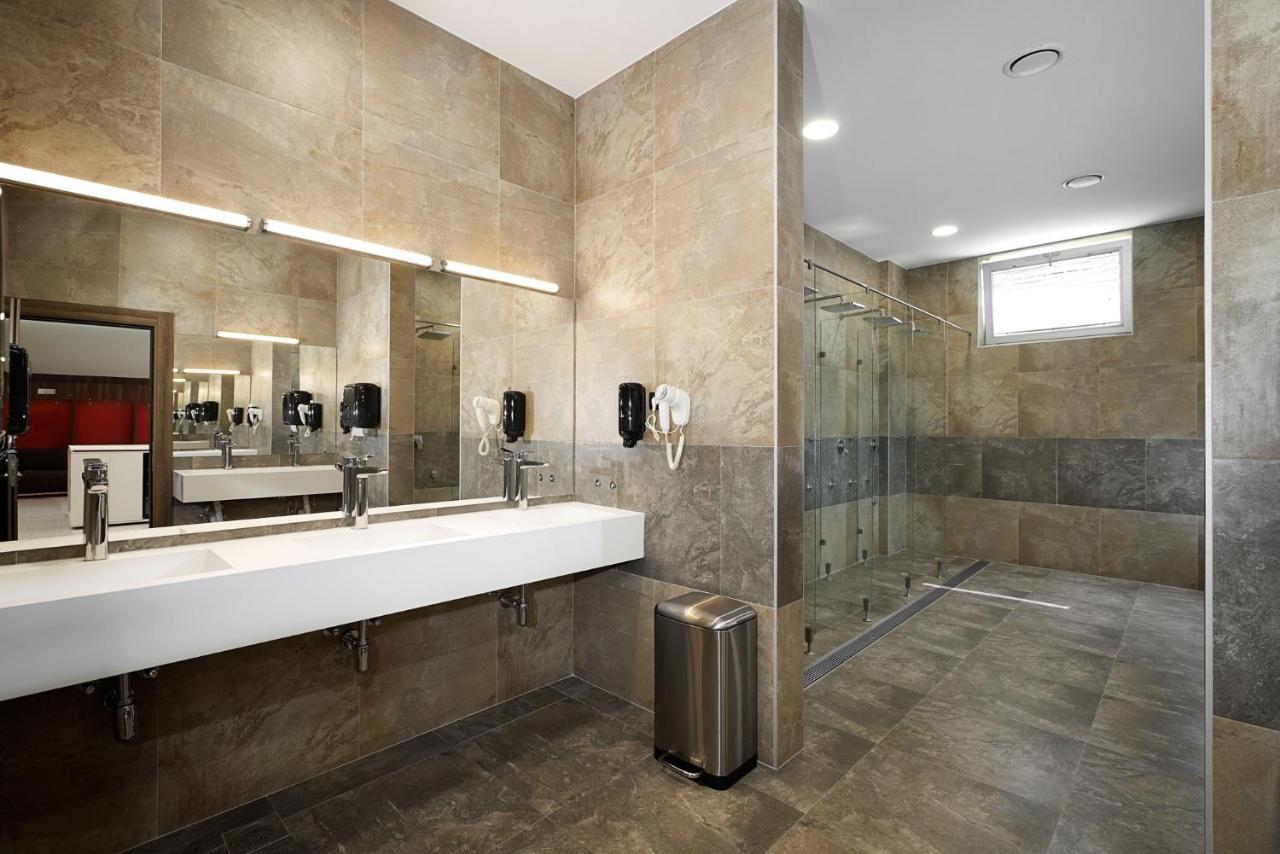 Hotel Srbija Lux Stara Pazova Extérieur photo